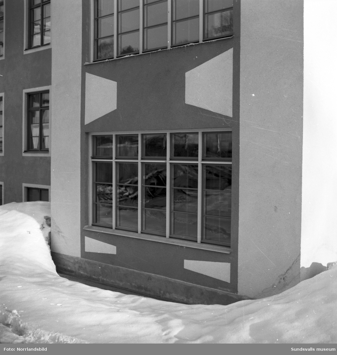 Lasarettets nyrenoverade norra fasad mot Tivolivägen.