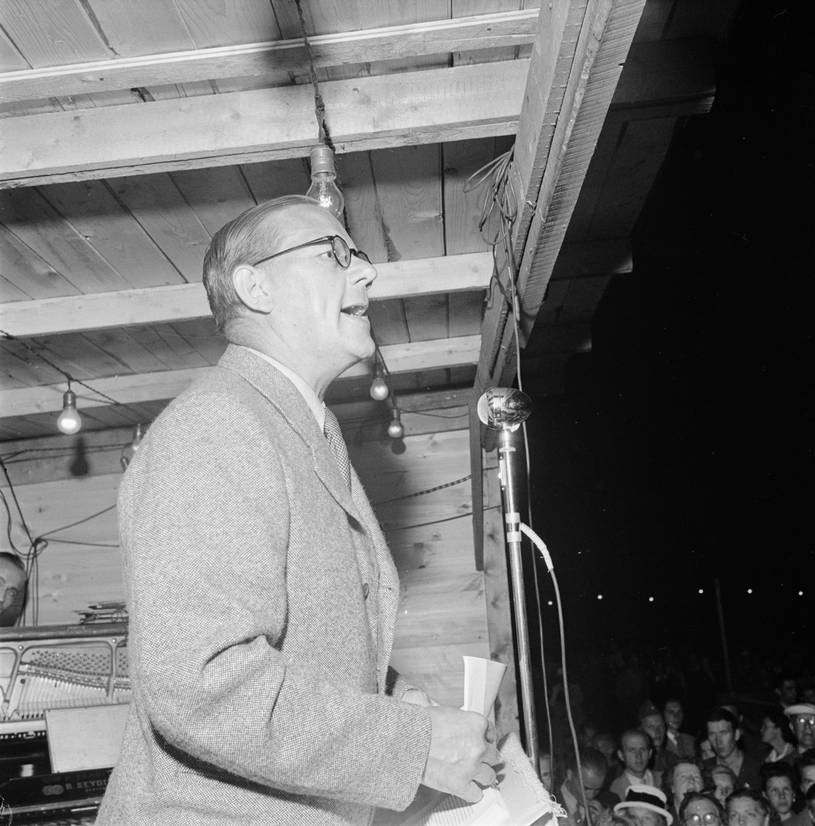 Sommar - man talar inför publik, Uppsala 1947
