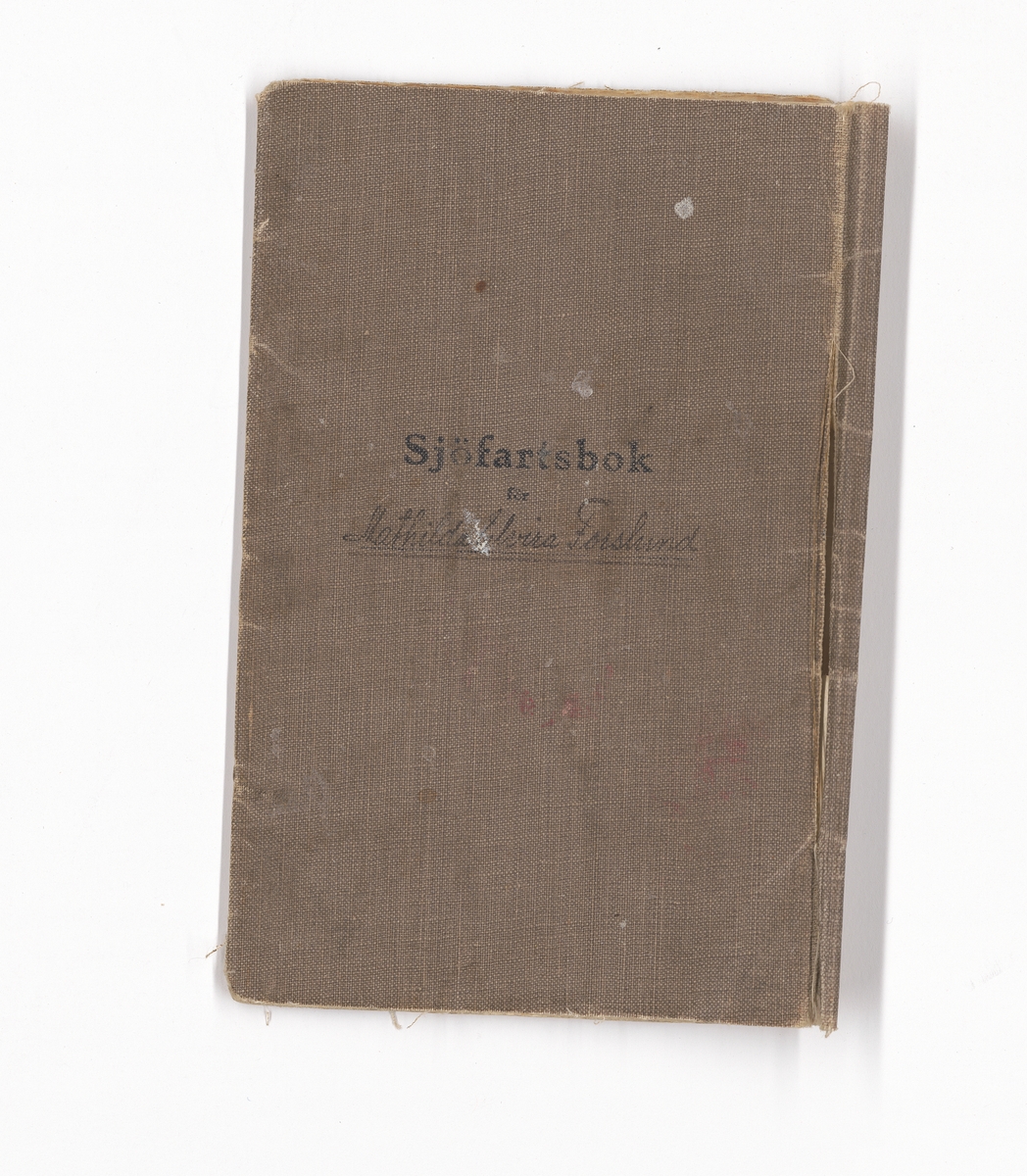 En brun sliten sjöfartsbok för Matilda Elvira Forslund, född 1871 och avliden 1968.