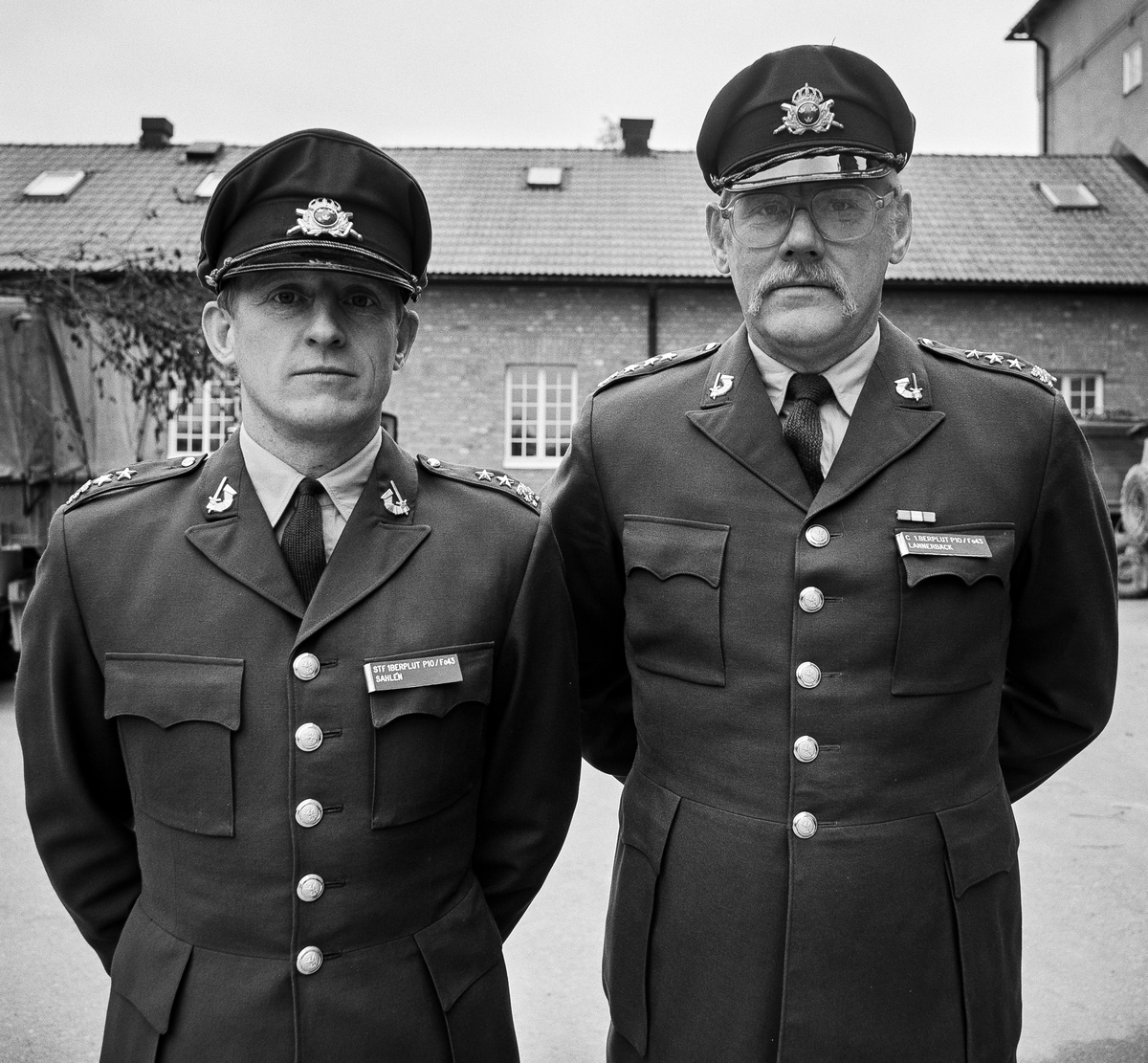 7. kompaniet 1984

1. beredskapsplutonens chefer

Plutonchefen kapten Lennart Lannerbäck t h
stf löjtnant Esbjörn Sahlén t v

OBS! två bilder.