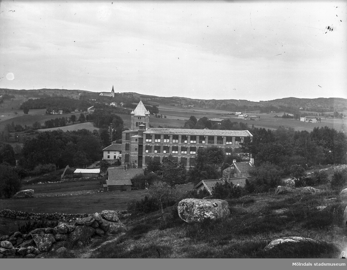 Vy över Annestorps fabriker i Annestorp, Lindome 1930 till 50-tal.