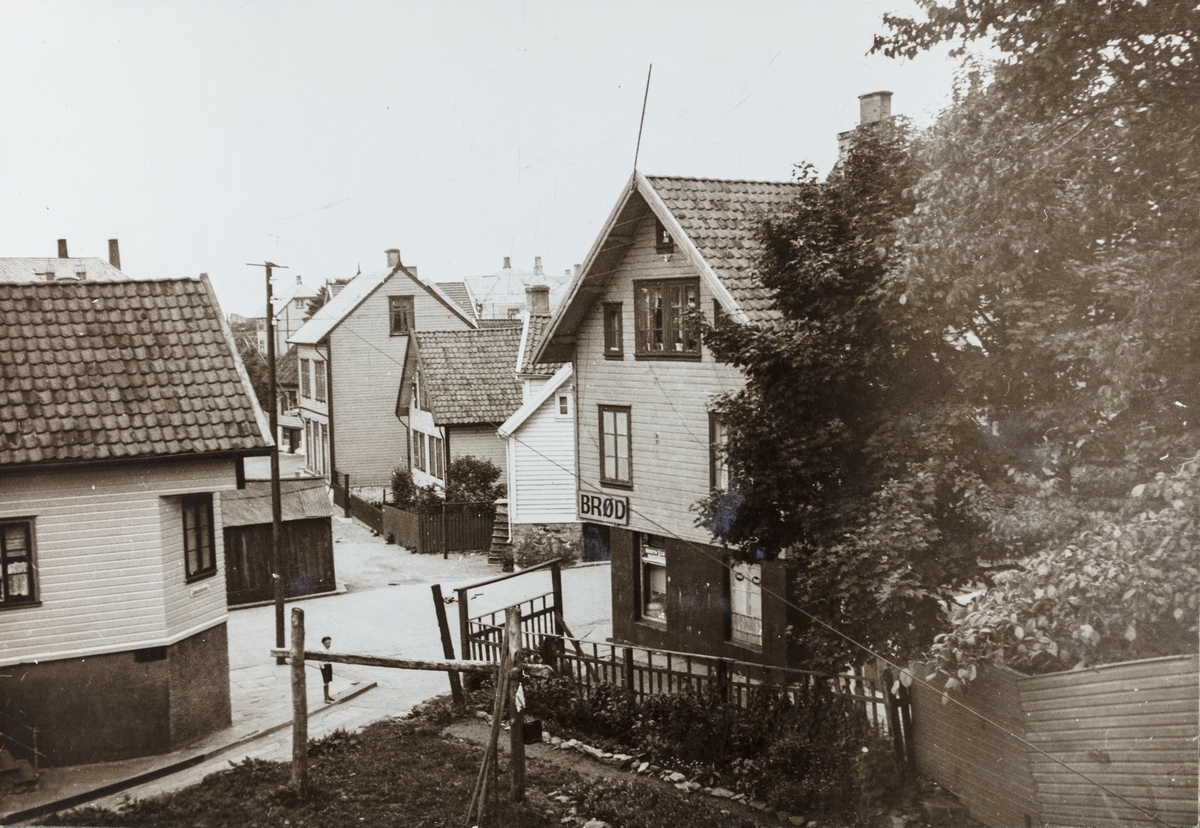 Krysset Sjøhuskleiven - Losgaten - Lotheveien sett mot vest, ca. 1930.