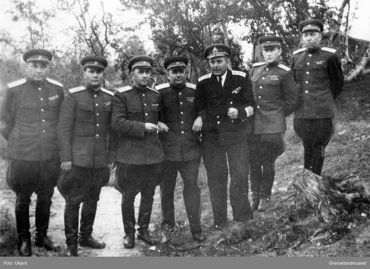 En gruppe sovjetiske offiserer i september 1944.