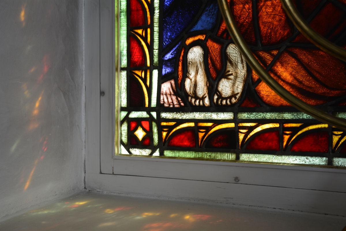 Interiör, detaljbild av absidfönstret i Frinnaryds kyrka, Aneby kommun.