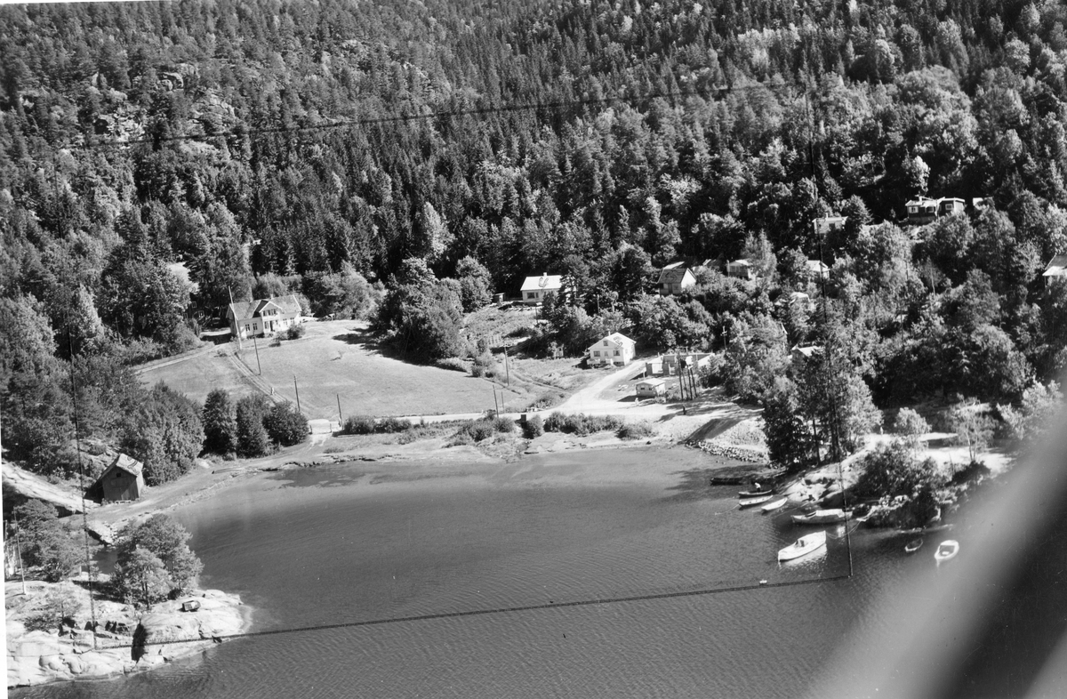 Flyfotoarkiv fra Fjellanger Widerøe AS, fra Porsgrunn Kommune. Døvika. Fotografert 08.08.1959. Fotograf J Kruse
