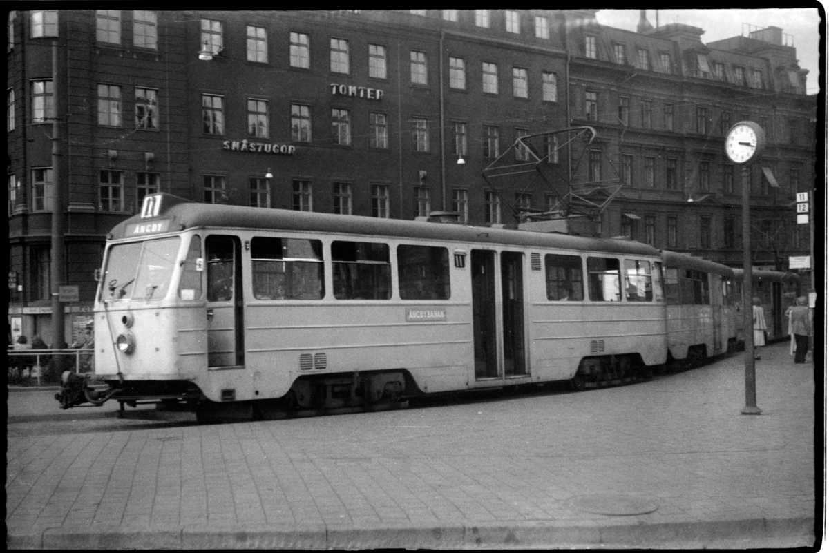 Aktiebolaget Stockholms Spårvagnar, SS A 24 "Ängbyvagn" vid Tegelbacken hållplats  på linje 11 "Ängbybanan".