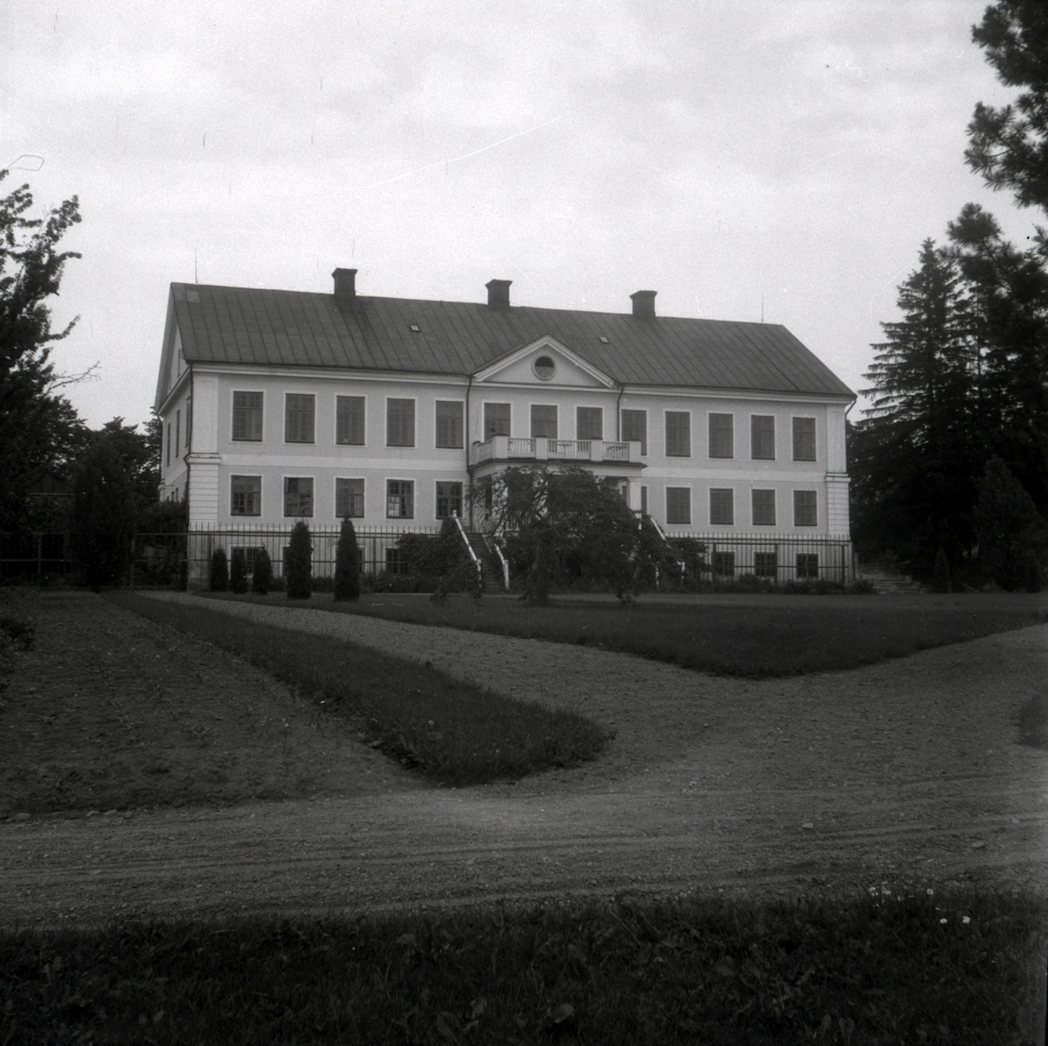 Huvudbyggnaden på Odensviholm.