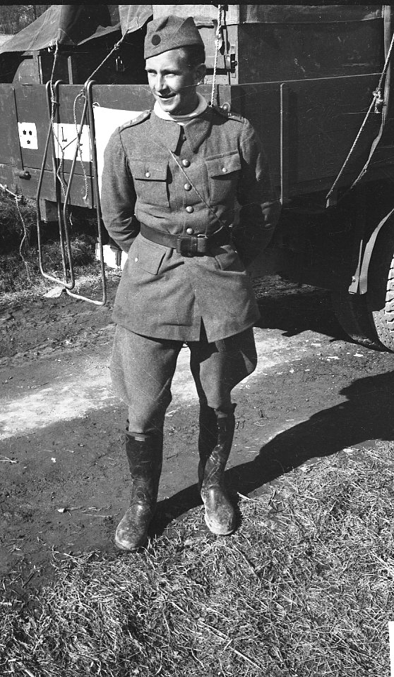 Konstapel i uniform m/1923-37.