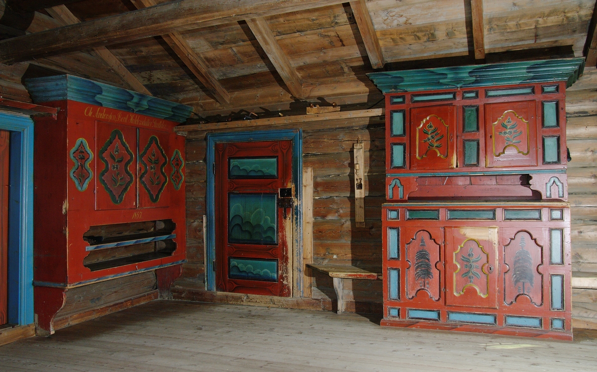 Tradisjonell stove med akerhusisk planløysing.