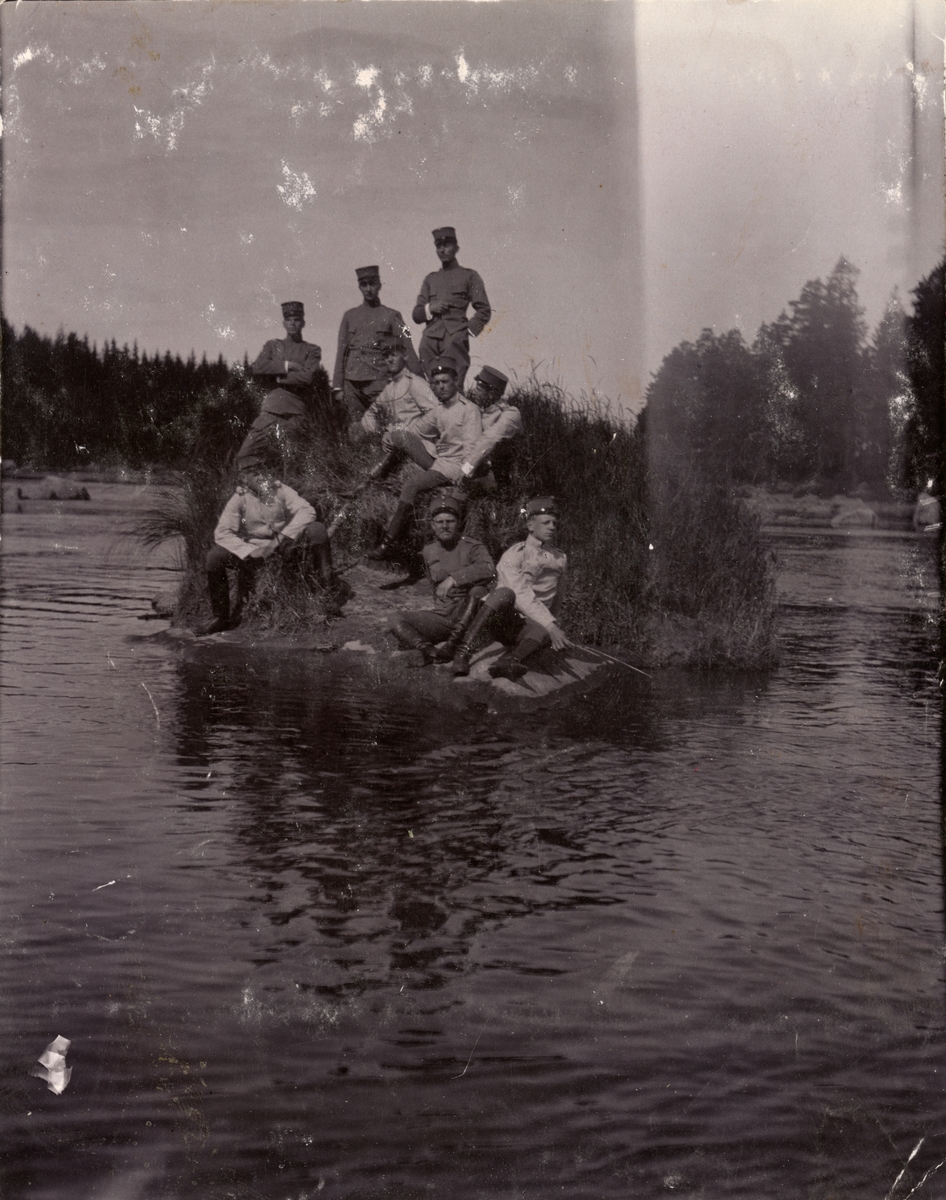 Soldater från Fortifikationen vid Laxön 1902.
