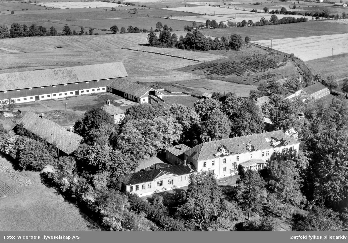 Flyfoto fra Værne Kloster 1950 i Rygge.