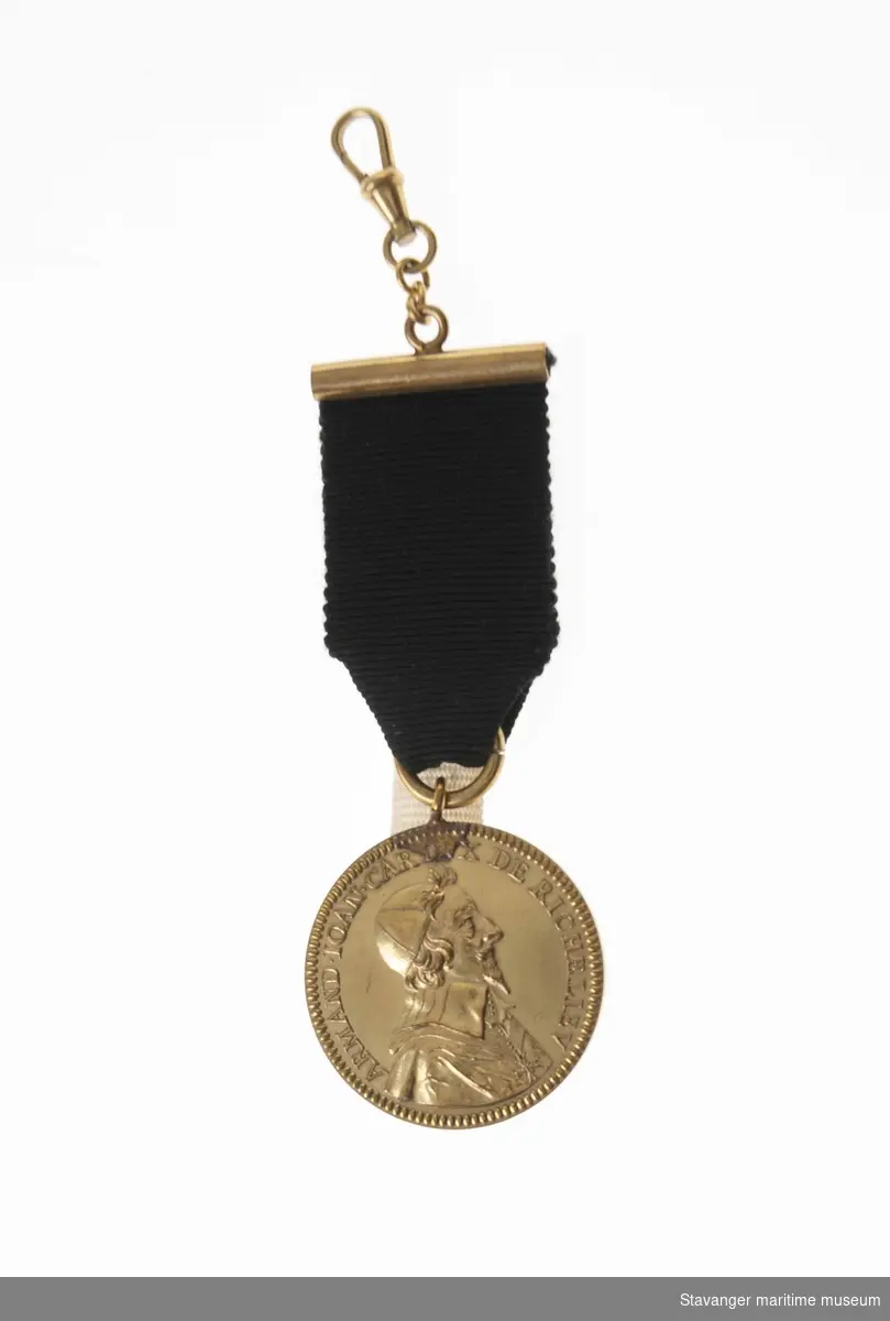 Gull medalje, fremsiden har Cardinal Armand Jean Duplessis, Duc de Richelieu (1585-1642). Baksiden viser styrbord bredside visning av en tremastet fartøy under seil. Svart bånd.