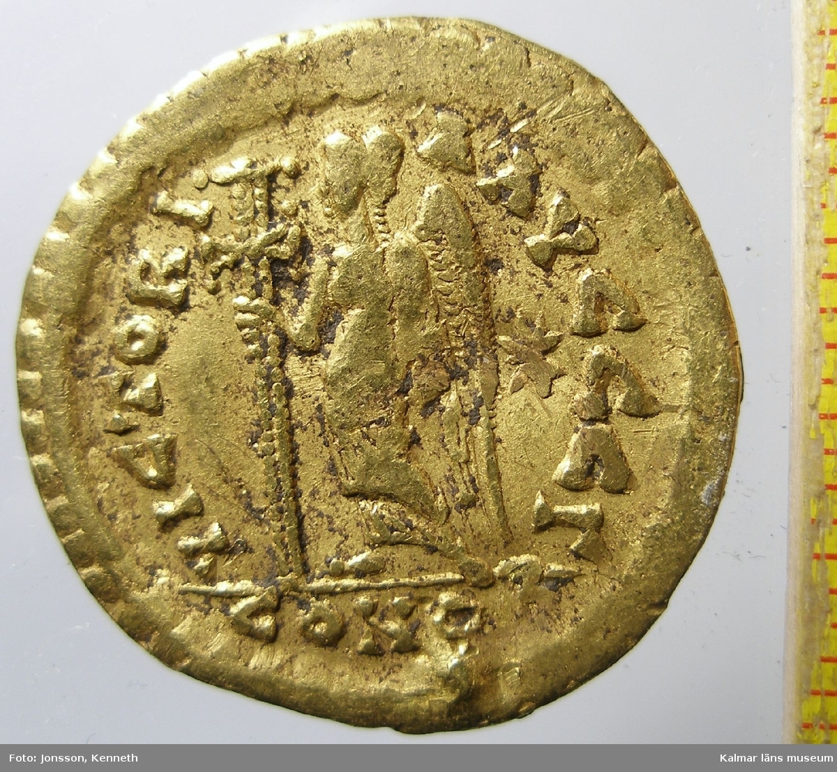 KLM 25384 Mynt, solidi, guld. Präglat för Leo I (457-474). Bestämning: F 411, RICX605.