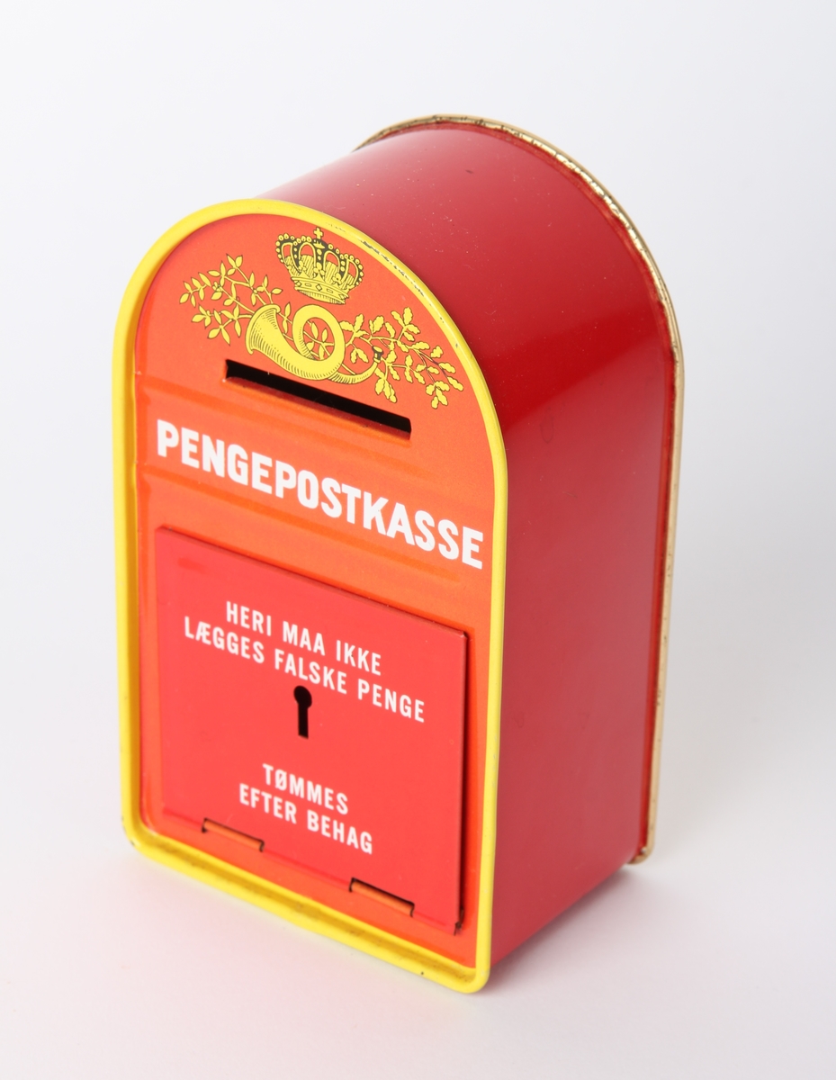 Sparebøsse fra Postsparebanken. Formet som en postkasse til postinnlevering.