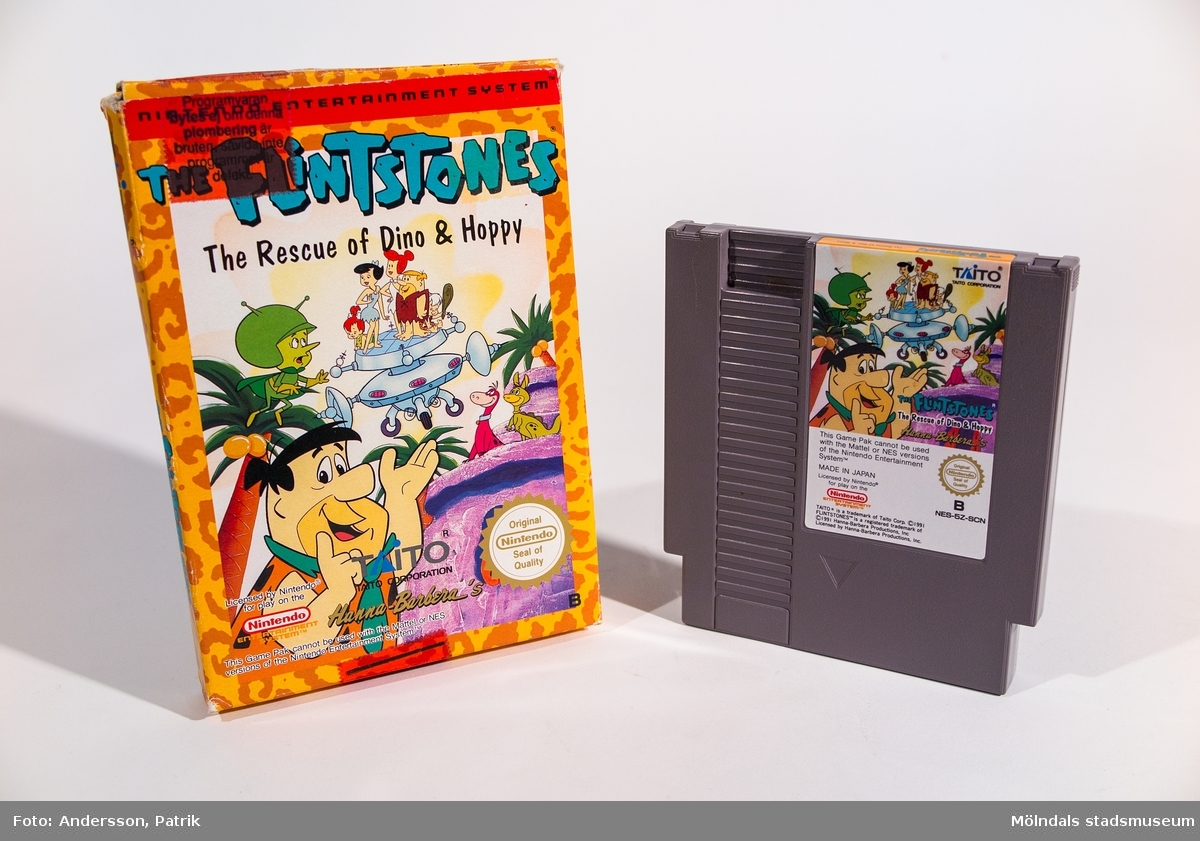 The Flintstones: The Rescue of Dino & Hoppy är ett plattformsspel till NES från 1991 utvecklat av Taito och baserat på TV-serien Familjen Flinta. 

Dr. Butler från 3000-talet efter Kristus kidnappar Dino och Hoppy. Fred Flinta måste hitta delarna till tidsmaskinen, och resa till framtiden för att besegra Dr. Butler.  

Kassetten är i tillverkad av grå plast med ett skyddshölje i svart plast. 
Spel har även kvar sin originalförpackning i kartong.