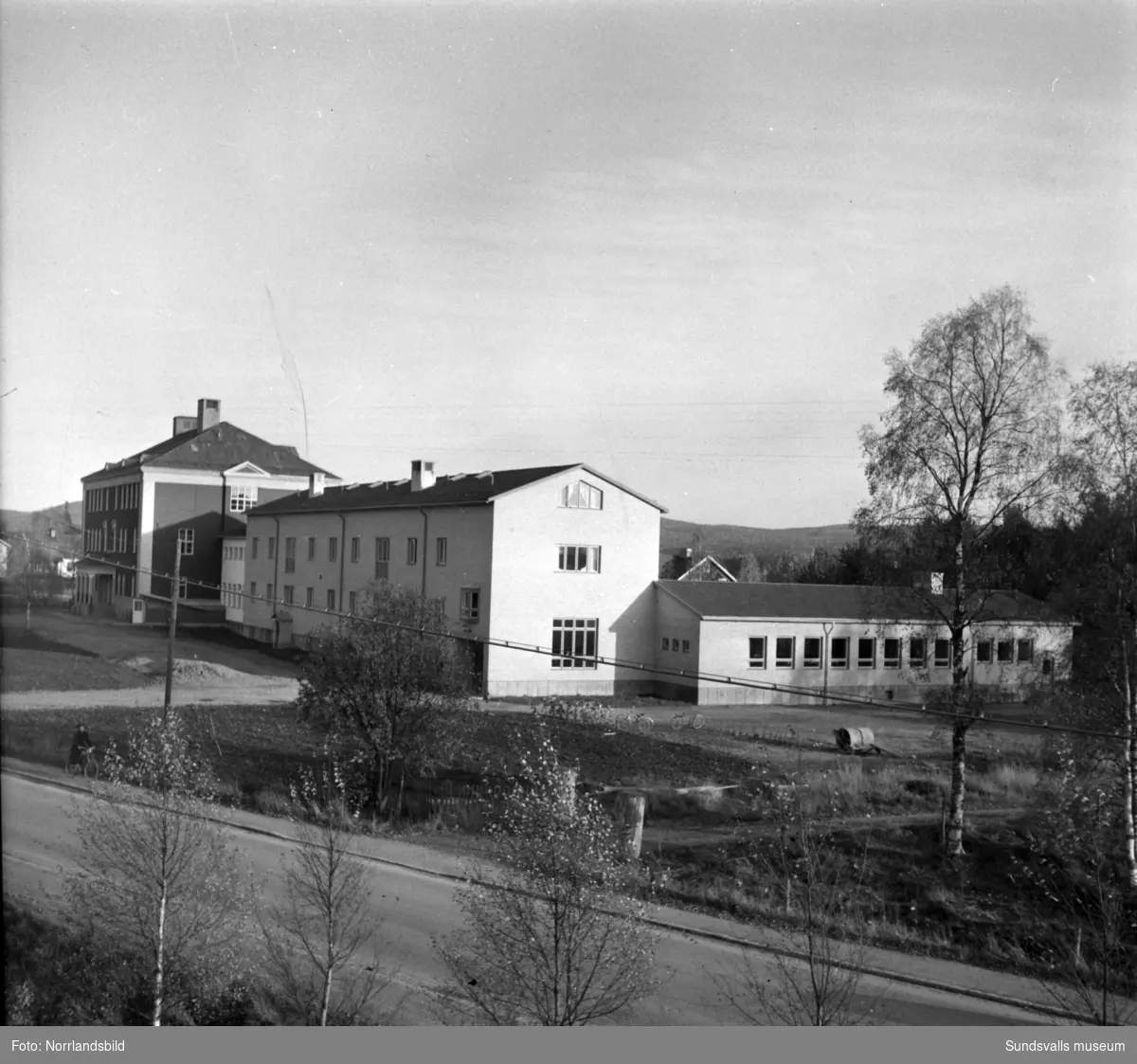 Bolbyskolan i Ånge, exteriörbilder.