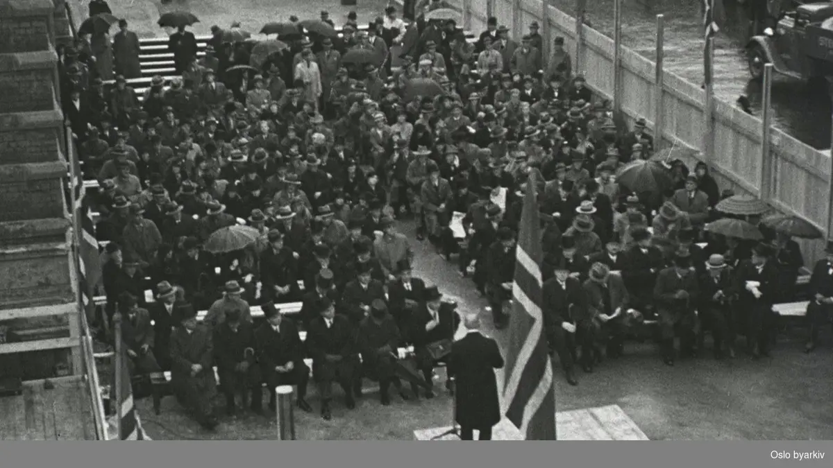 Jubileumsfeiring for Oslo Høire med grunnstensnedleggelse for Høyres Hus, Stortingsgata 20, i 1934.