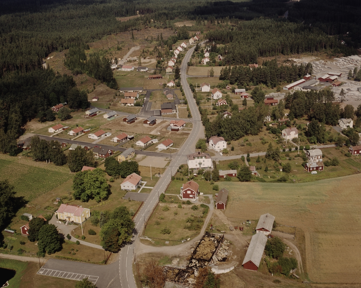 Flygfoto över Björköby i Vetlanda kommun, Jönköpings län 303/1969