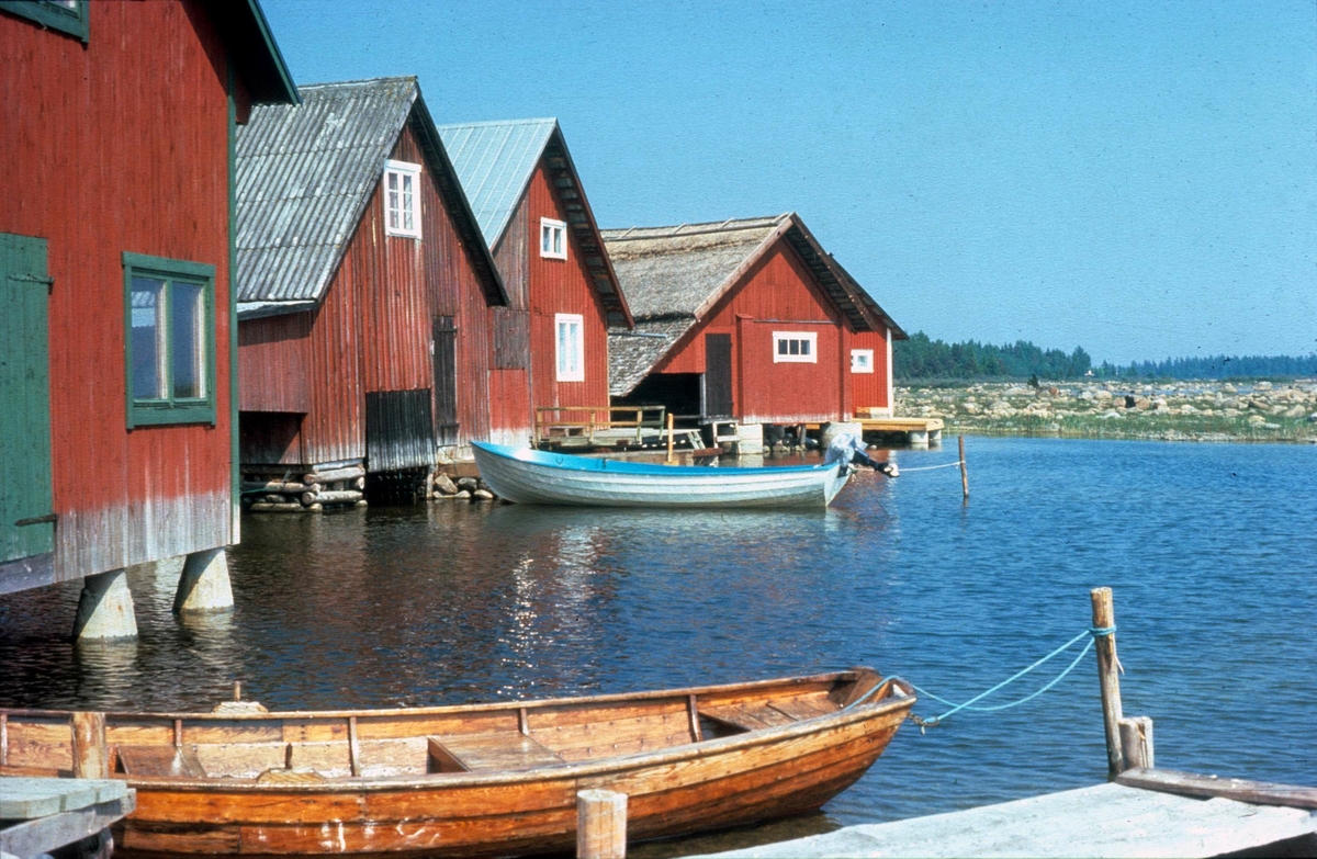 Sjöbodar, Storsten fiskeläge, Hållnäs socken, Uppland 1975
