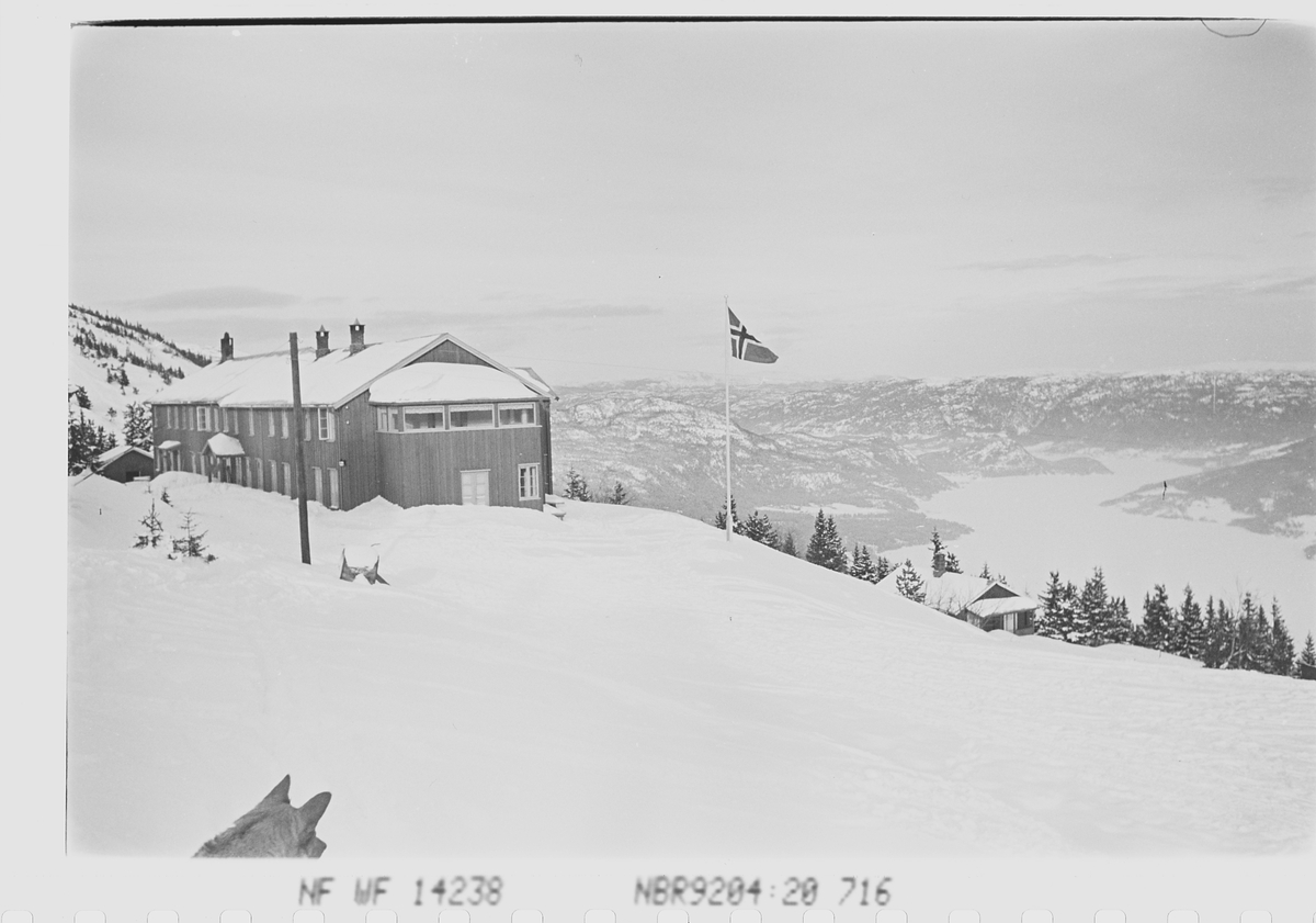 Fjellhvil Hotell på Norefjell, Krødsherad. Fotografert 1941.