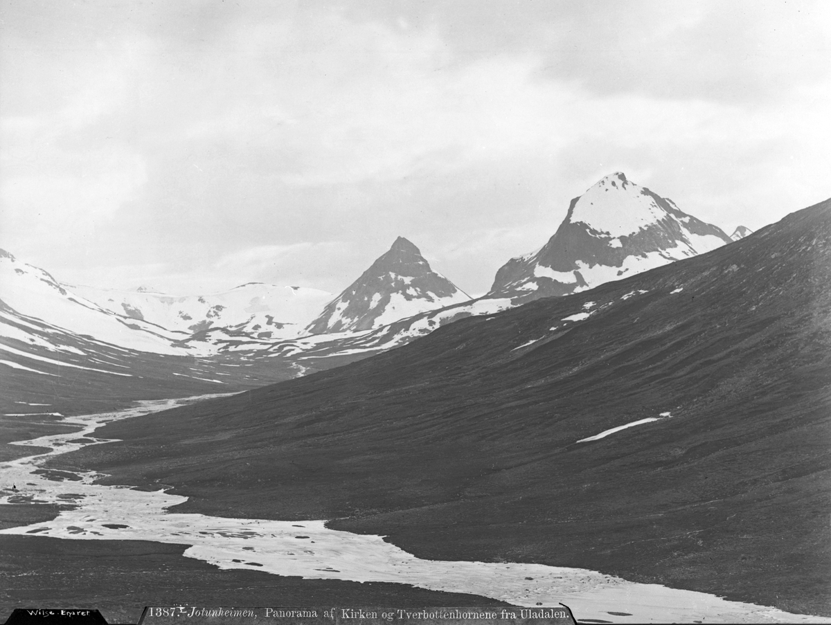 Prot: Jotunheimen Panorama af Tverbottenhornene fra Uladalen