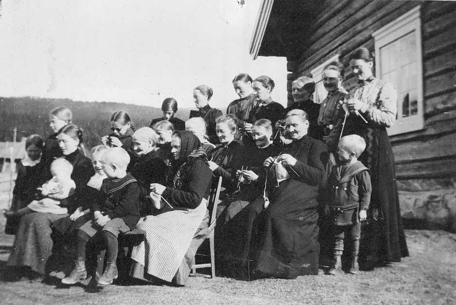 Kvinneforeninga på Haugseth, ca. 1920