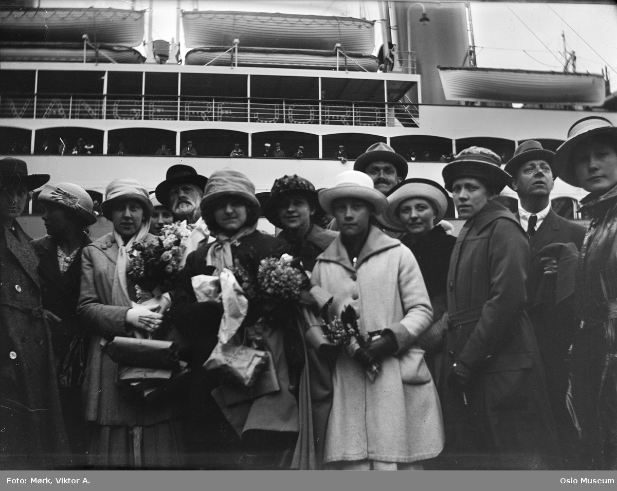 kvinner, menn, Amerikabåt Stavangerfjord, avreise til USA