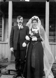 01.05.1909. Petter Haugen med brud. Gruppebilde, brud, brudg