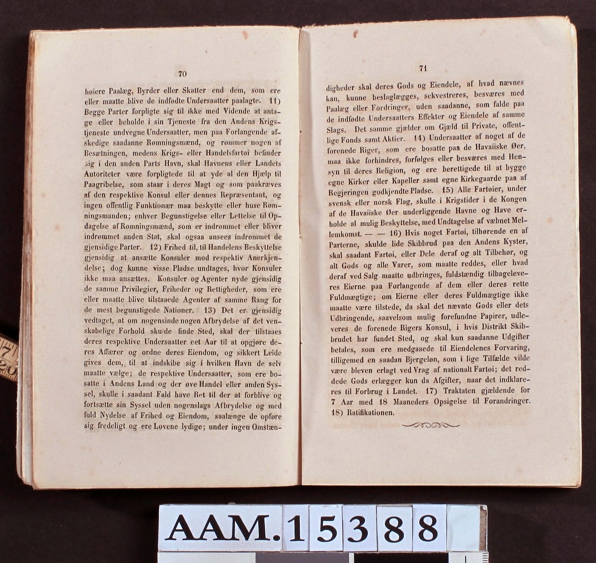 Sømands Aarbog for 1856 af J. C. Knudsen,   Øvertoldbetjent og Dispacheur.arendal 1857.   I Komission hos Eilert Omholt.   T. D. Hjorthøys Bogtrykkeri.  Gult (skittent) papiromslag, 116s.  