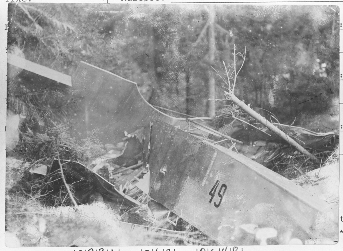 Del av et flyvrak. En "Kaje" som falt ned 1930?