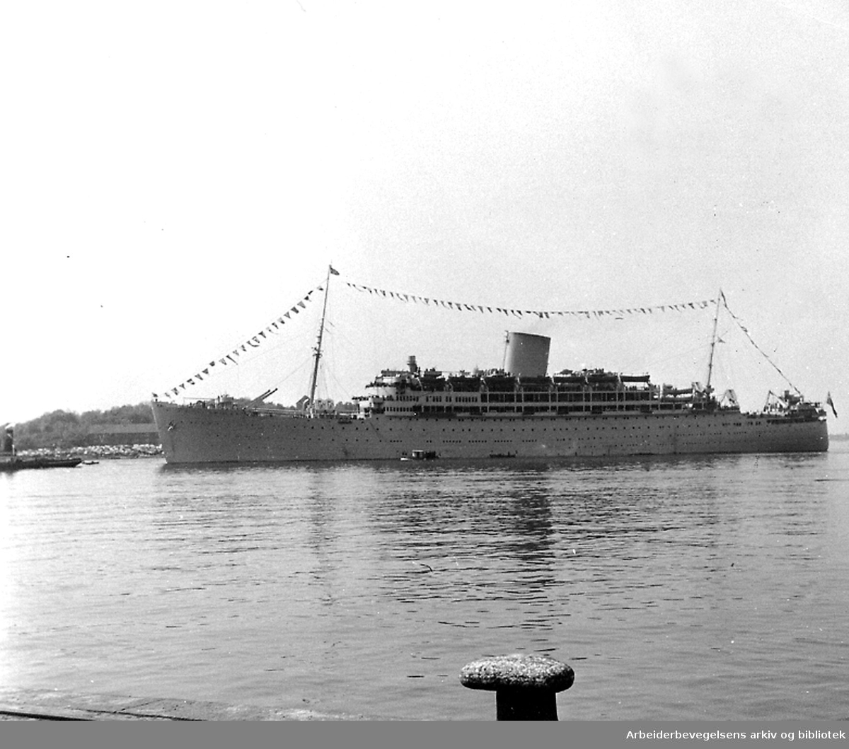 Regjeringen Nygaardsvolds hjemkomst, .31. mai 1945..Skipet "Andes" med regjeringen ombord inn til Oslo havn