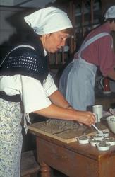 Olsok på Romsdalsmuseet i 1996. .I Erikgarden..Aktører fra V