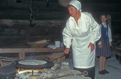 Olsok på Romsdalsmuseet i 1996. .Aktører fra Vistdal bondekv