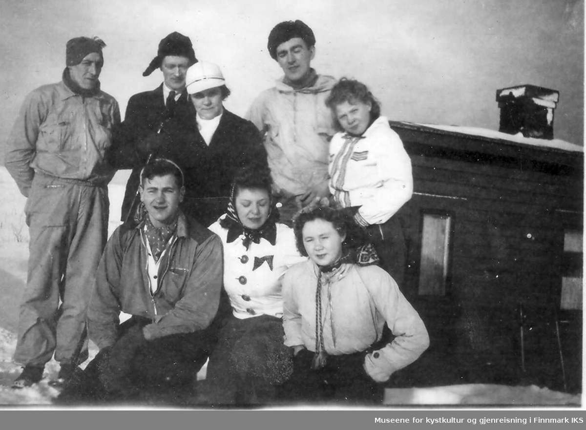 Stående fra venstre:Sigurd Olsen, Olaf, Emma, Arnold Skancke og Guri Stenhaug(fra Mehamn). Sittende foran: Leif Hammer, Åse Berlin og Anna Judith Frantzen. Ca 1938