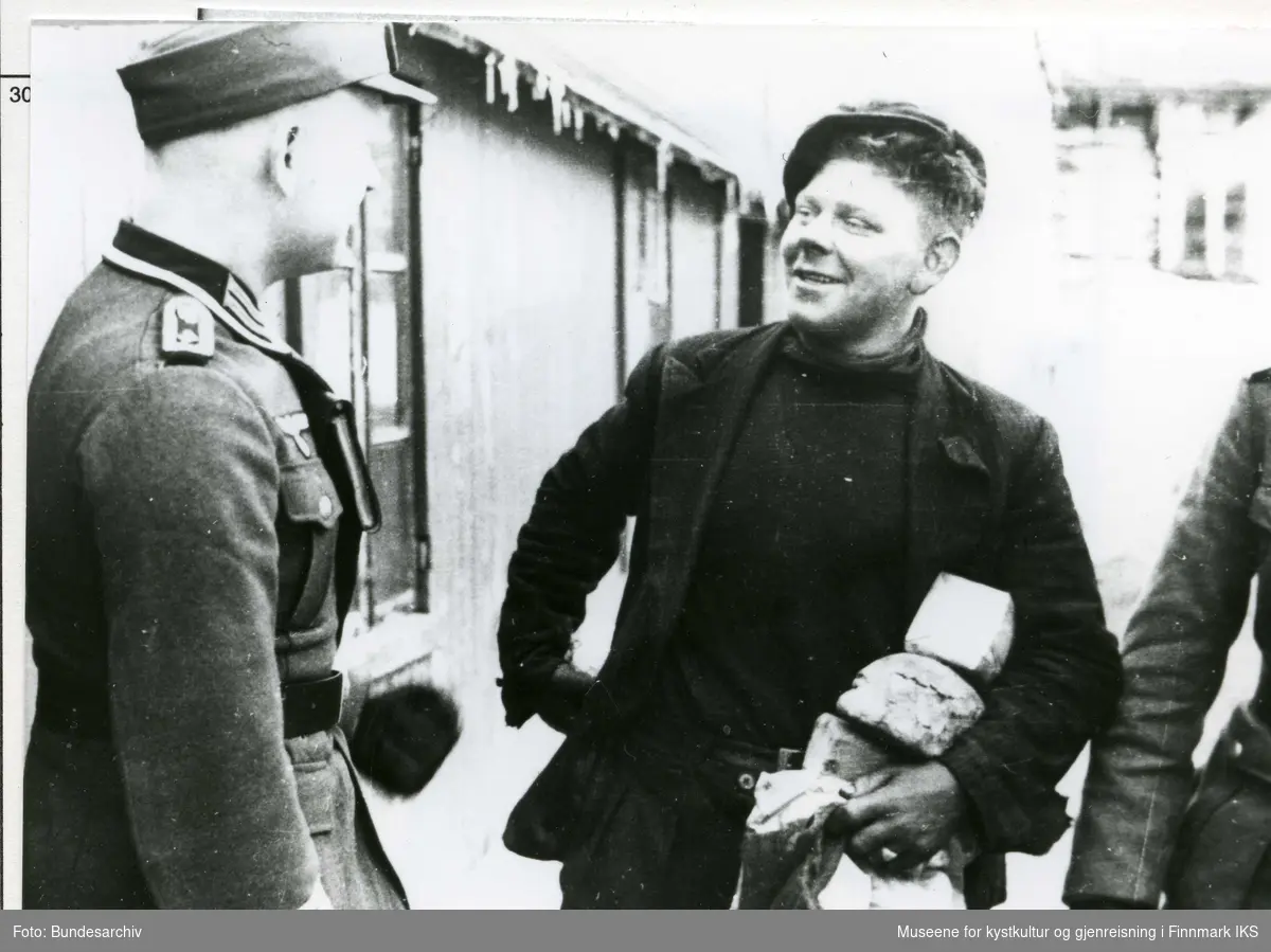 To tyske soldater og Carl Sivertsen i Finnkongkeila 1942