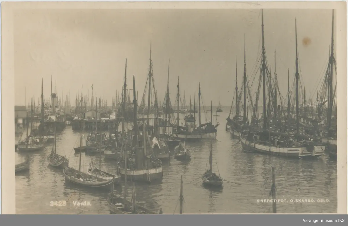 Postkort, båter på Nordre Våg, ca. 1920