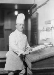 Kjøkkensjef Hugo Biedermann ved Britannia