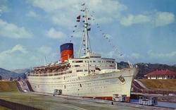 S/S Caronia, turistskip ved kai