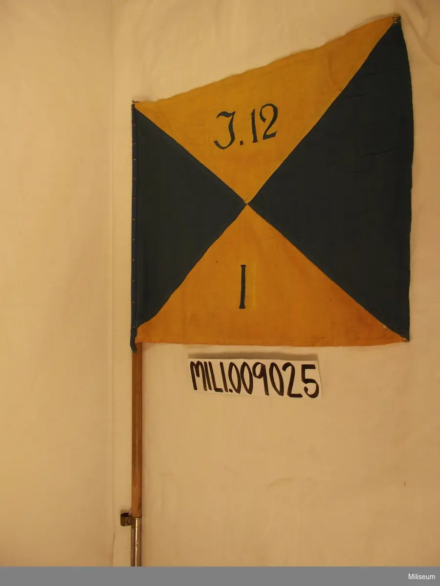 Riktflagga m/1905 för I bataljonen, J 12