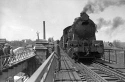 Ny jernbanebru over Glomma ved Sarpsfossen : belastningsprøv