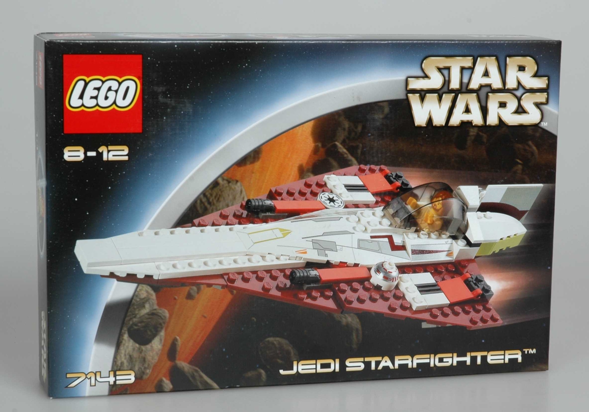 Lego beregnet på barn i alderen fra 8-12 år. Ett sett befinner seg i originalpakningen og har nr. 7143. Nummeret indikerer hvilken Star Wars-figur/element det er. Ett sett er bygd ferdig. 
