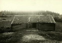 Sundhagen, Fet, Nedre Romerike, Akershus. Løe i tømmer.