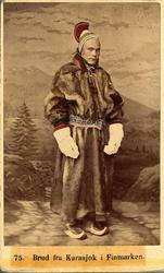 75. Brud fra Karasjok i Finmarken.