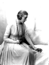 Schjelderup, Eleonore