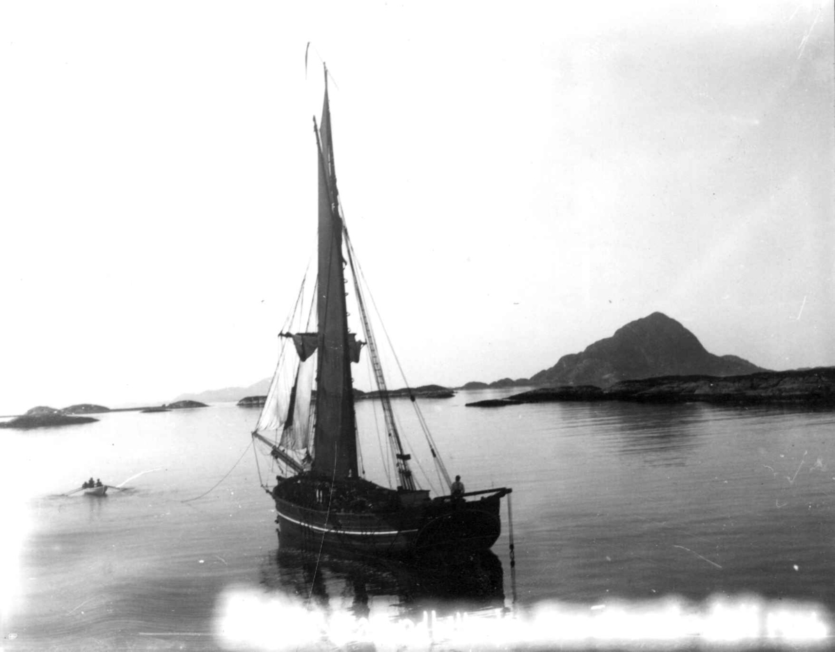 Jakt, sør-norsk, Nordland, juli 1906.
