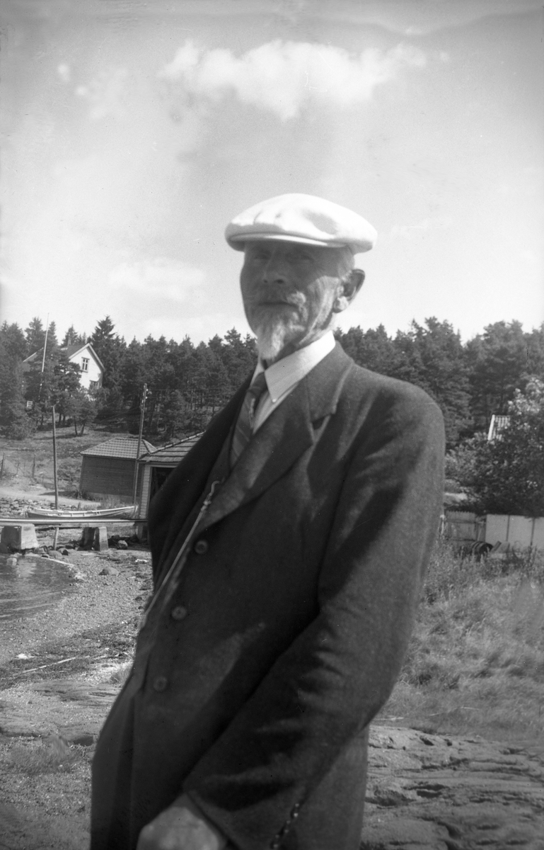 Eyvind Arentz, 80 år, Knarberg, Nøtterøy. Fotografert 1946.