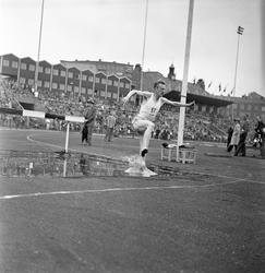 Serie med fotografier fra friidrettsstevne på Bislett i 1955