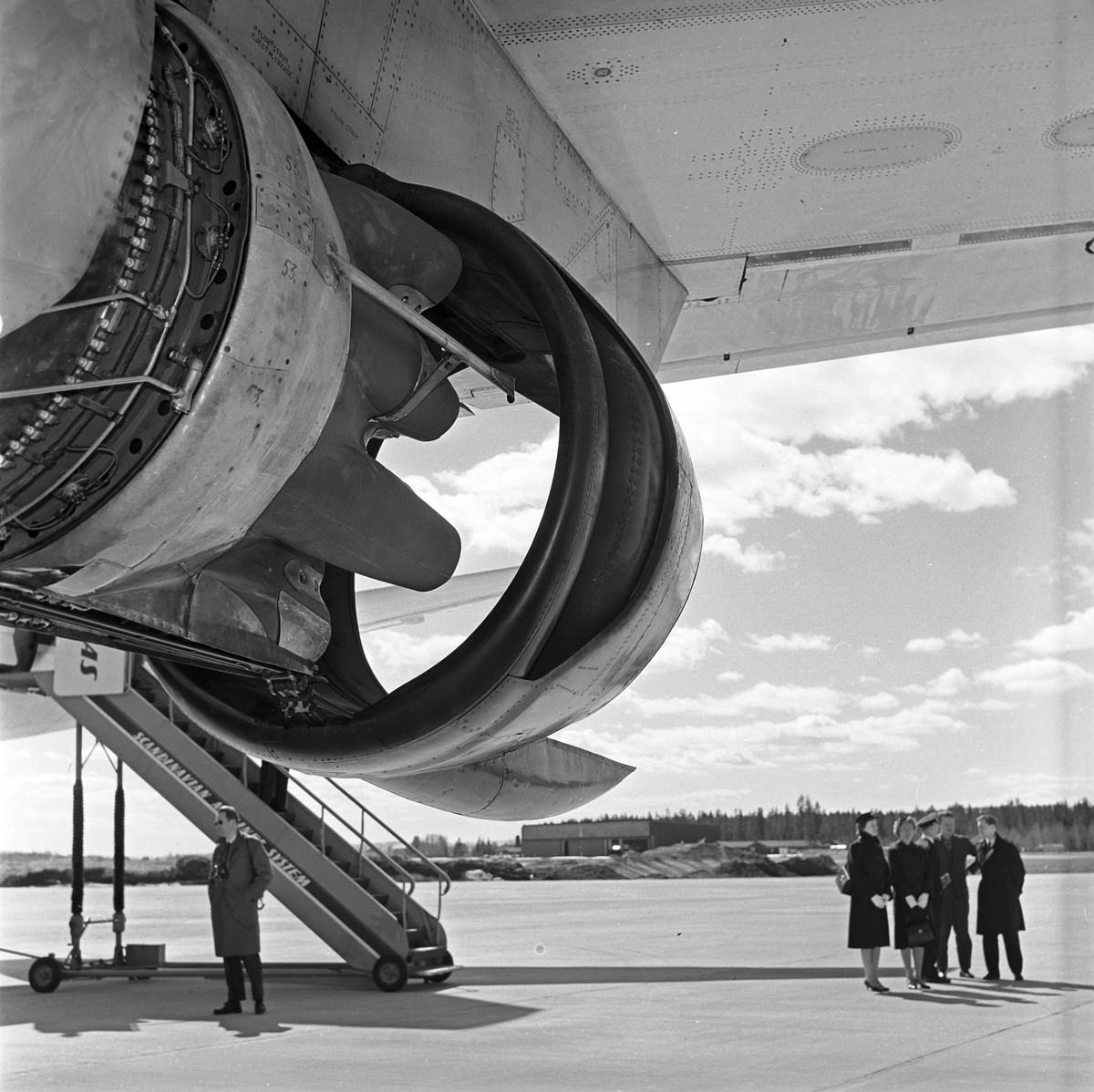 Serie. Flyselskapet SAS starter med flygninger direkte fra Gardermoen til New York. Fotografert april 1961.