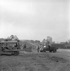 Anleggsarbeidere for jernbanen, anleggsmaskiner, mai 1956.