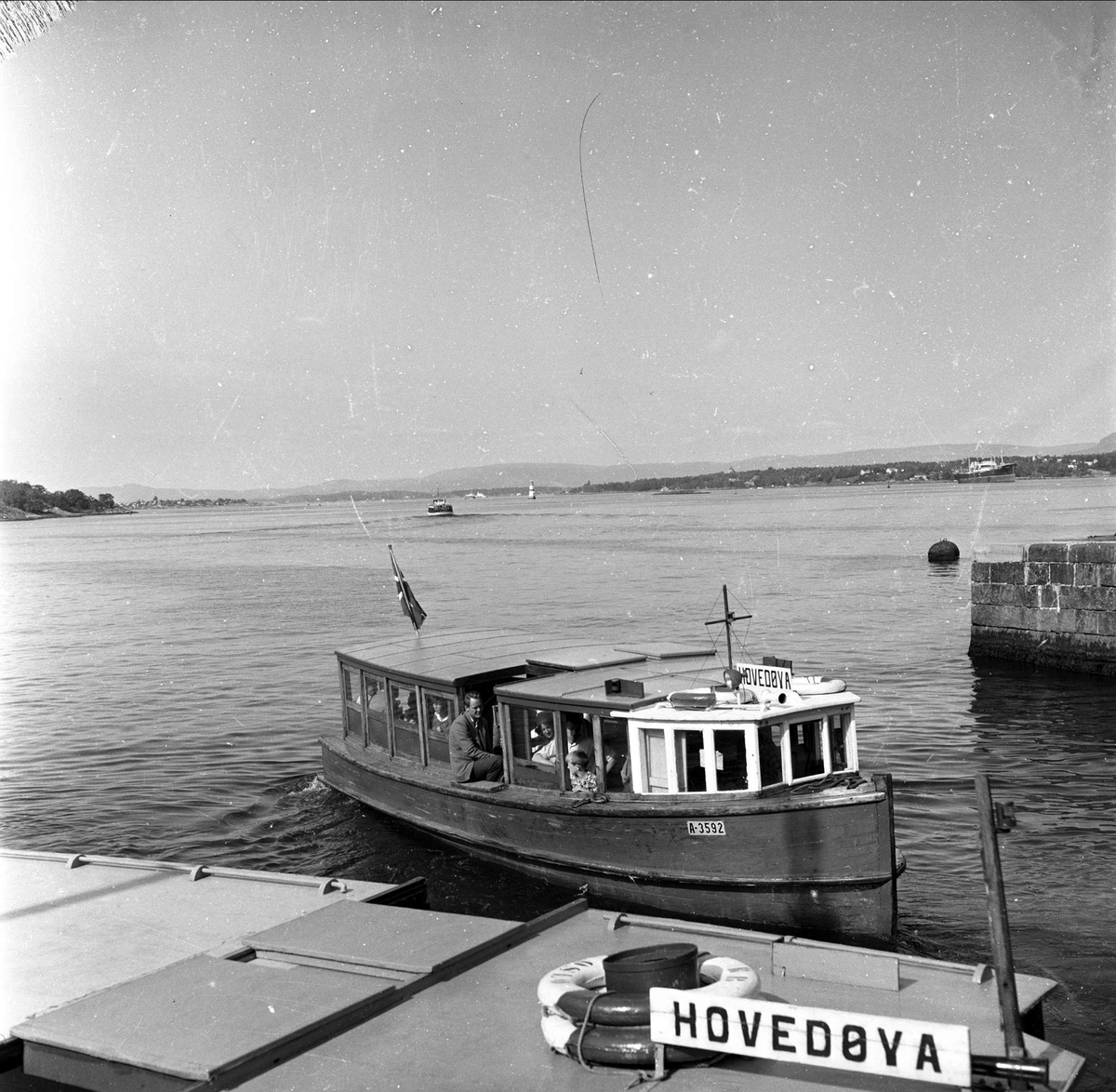 Fergekontroll i Oslo og Bærum, køer for ombordstigning,Rådhuskaien, Oslo, 19.07.1959.